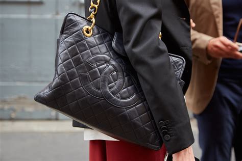 collana chanel vintage|Complete Guide to Collecting Vintage Chanel Bags.